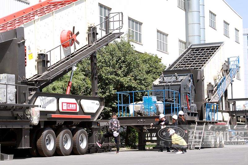 紅星大型建筑垃圾粉碎機客戶考察